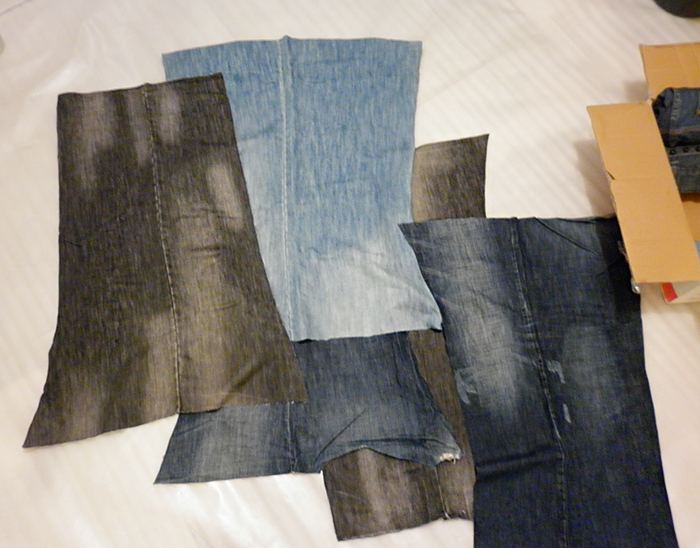 Bagian celana yang sudah dibongkar