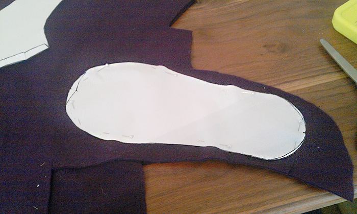 ソールの型紙を固定する